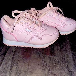 Toddler girl size 9 pink Fila shoes